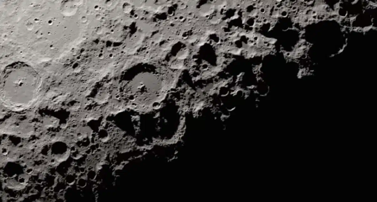 Лунные кратеры скриншот