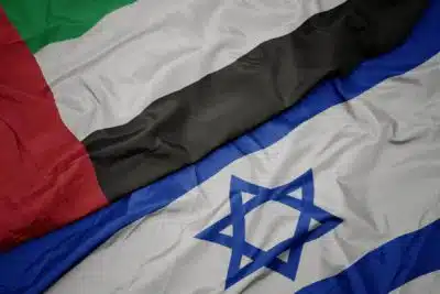 Флаги Израиля и ОАЭ фото