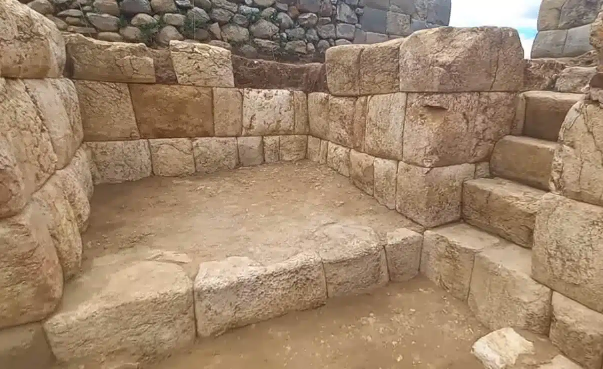 Древняя баня в Перу скриншот