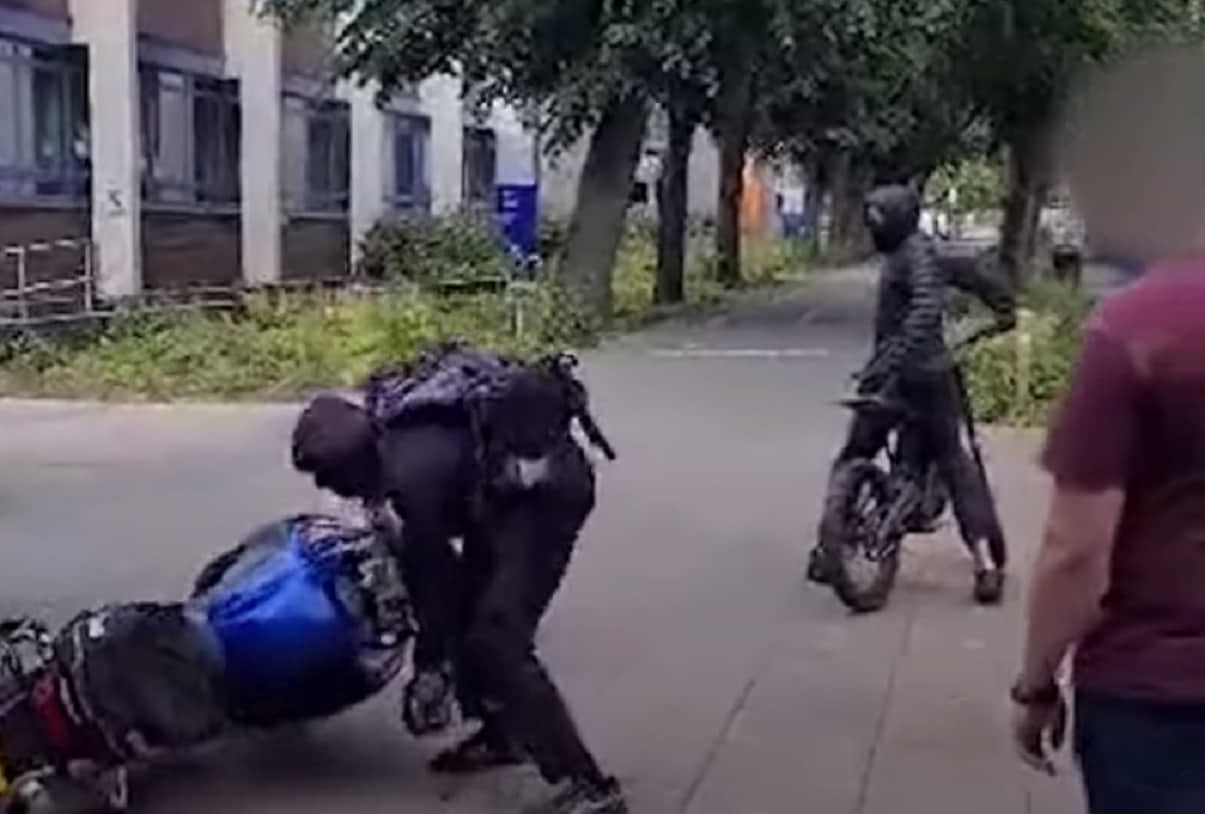 Footage shows thugs attempting to steal motorbike before crashing into bush