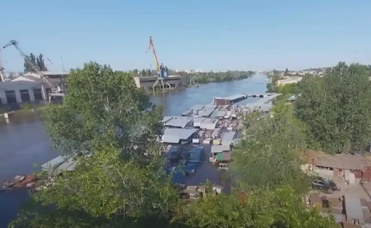 Подрыв ГЭС в Украине скриншот
