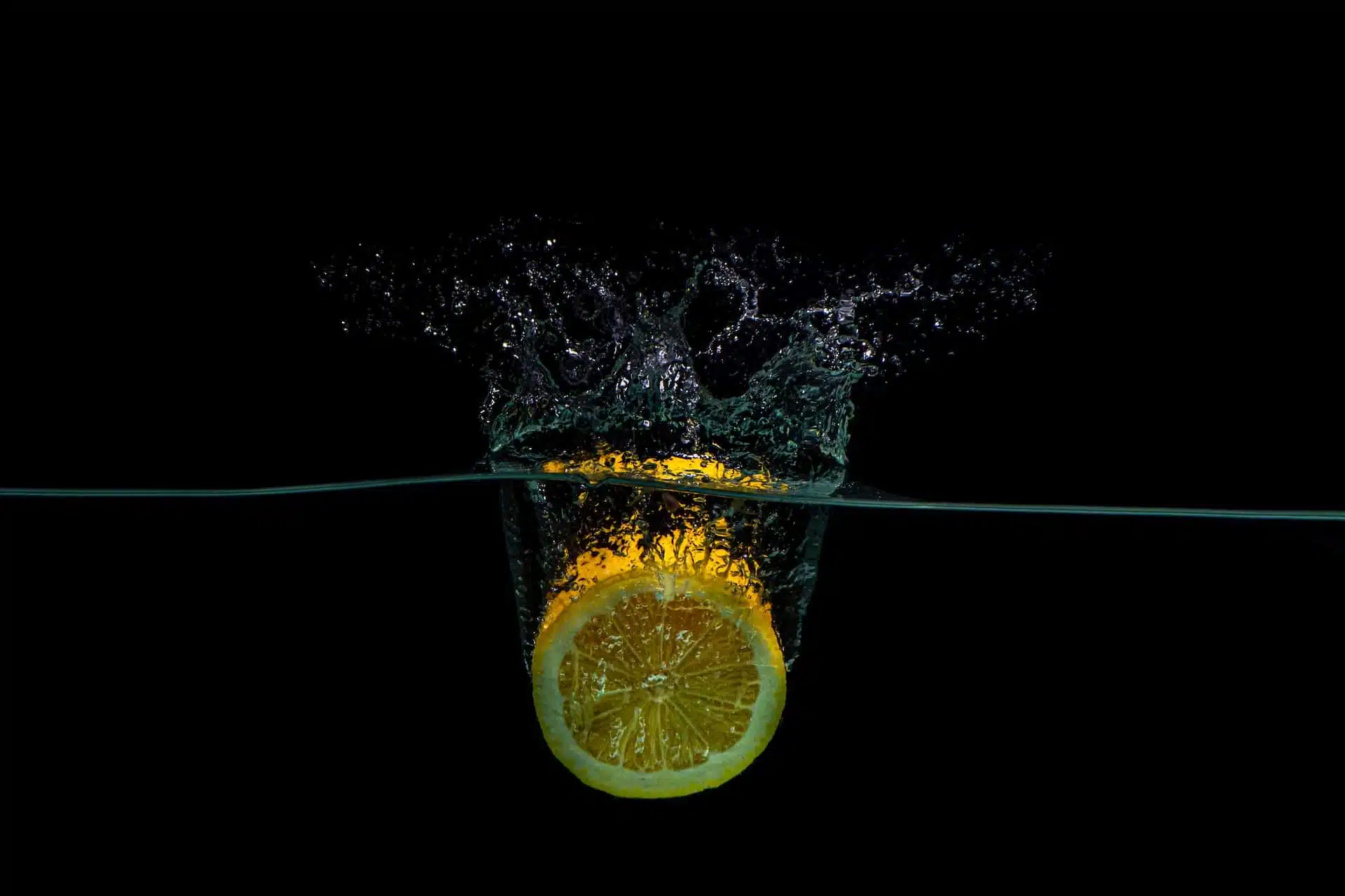 Вода с лимоном фото