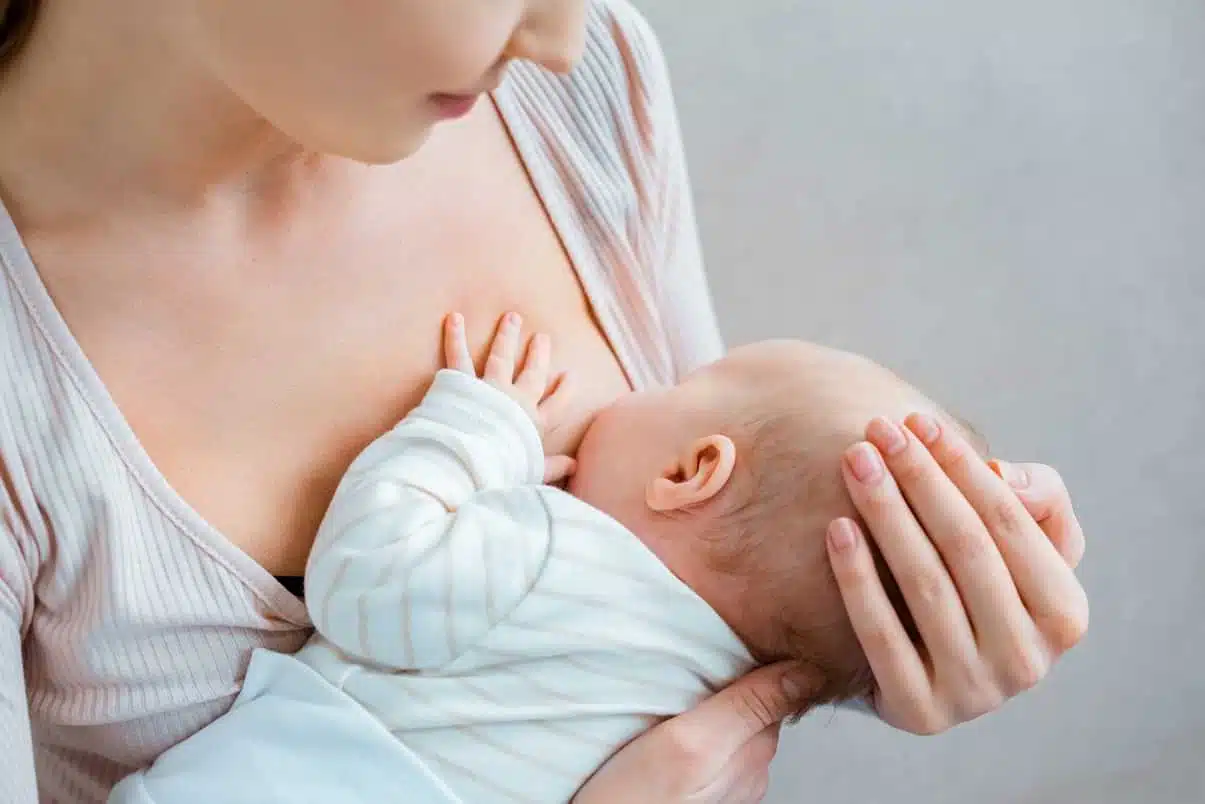 Кормление грудью мама с ребенком фото