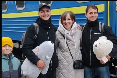 Елена Ельмина с сыновьями фото