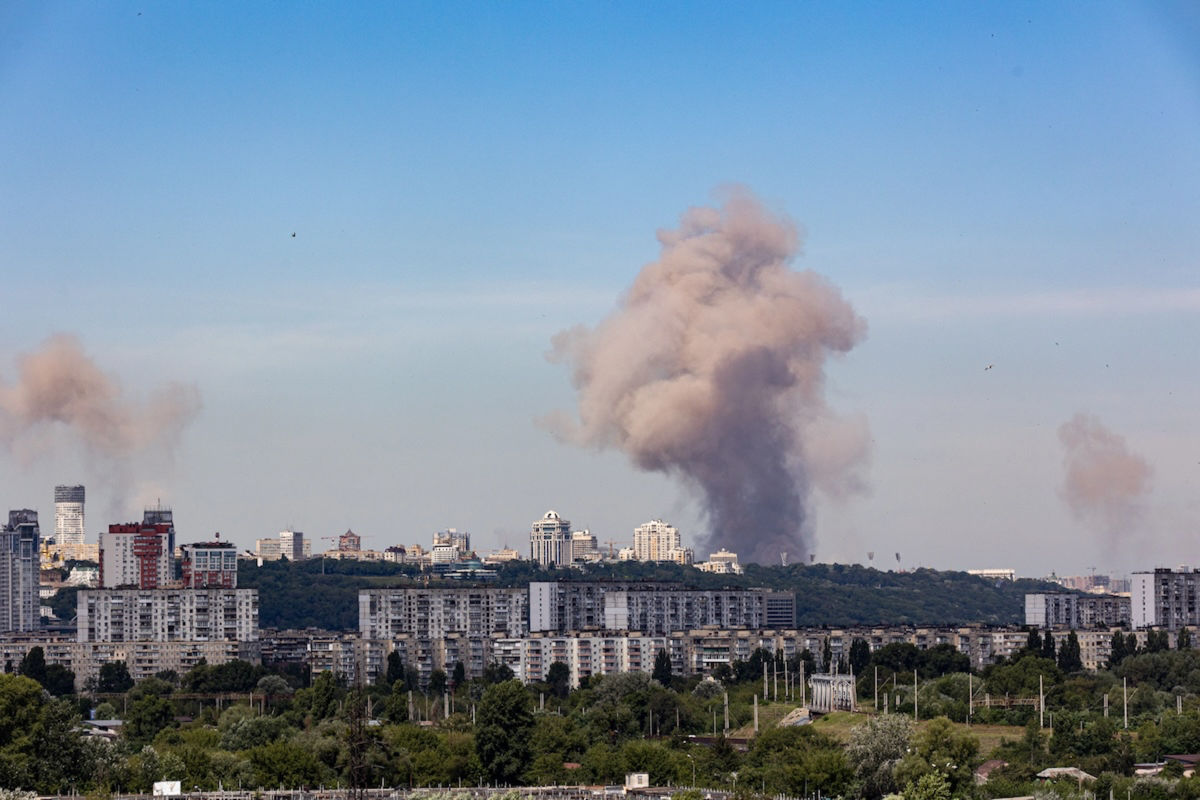 Попадание ракеты Украина фото