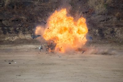 В Кирьят-Ате по жилому дому выпустили ракету (ФОТО)