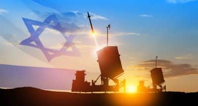 Железный купол устанавливают в центре города, жители вышли на протест