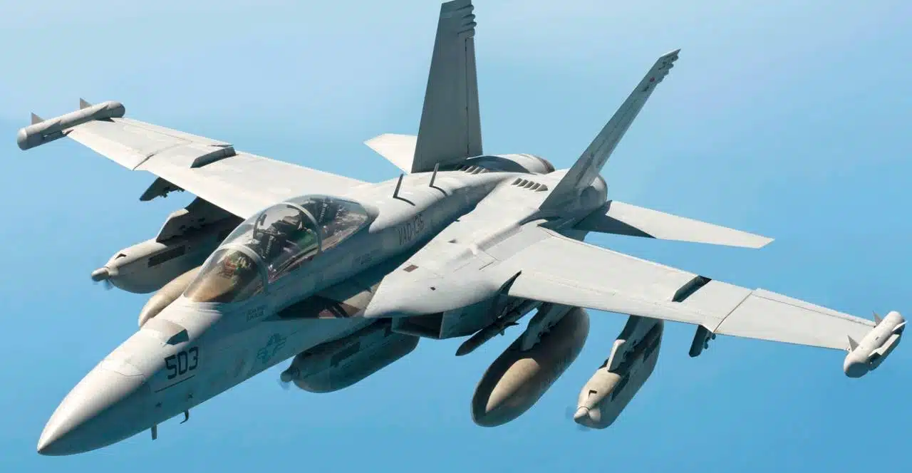 EA-18G Growler фото