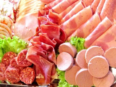 Самая вредная колбаса, которую часто продают как "полезную"