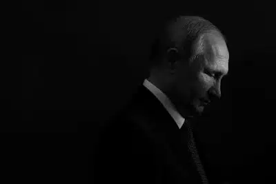 Диктатор владимир путин фото
