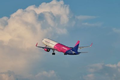 Самолет Wizz Air фото